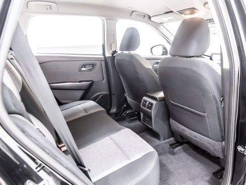 Used 2023 Nissan Rogue SV image 33