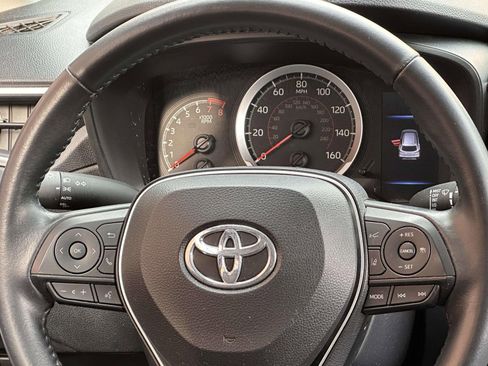 Used 2022 Toyota Corolla Cross LE image 20