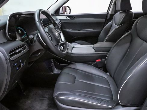 Certified 2025 Hyundai Palisade SEL FWD image 9