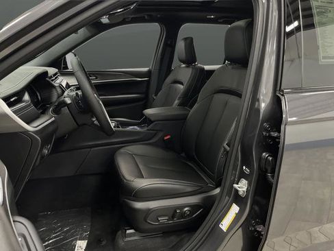 New 2025 Jeep Grand Cherokee Limited w/ Trailer Tow Package image 4