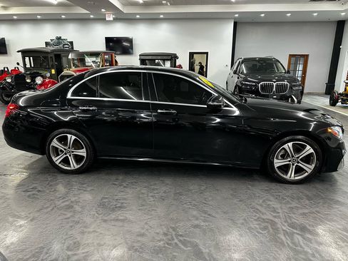 Used 2019 Mercedes-Benz E 300 4MATIC w/ Premium 1 Package image 4