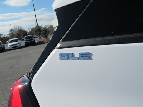 Used 2018 GMC Terrain SLE w/ Driver Convenience Package image 8