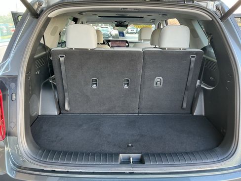 Used 2023 Hyundai Palisade SEL w/ Premium Package image 15