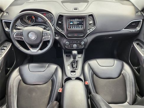 Used 2019 Jeep Cherokee Latitude Plus w/ Comfort/Convenience Group image 26