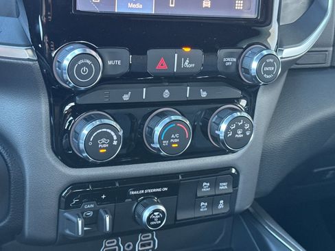 New 2026 RAM 1500 4x4 Crew Cab image 18