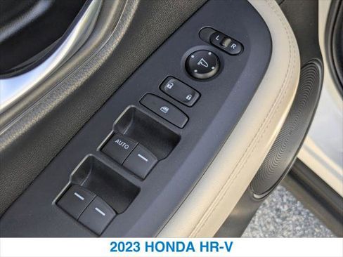 Used 2023 Honda HR-V LX image 13