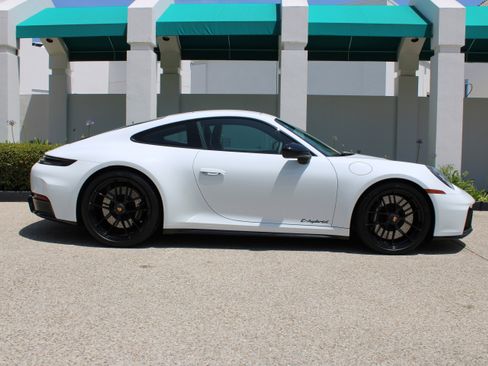 Certified 2025 Porsche 911 Carrera GTS RWD image 8