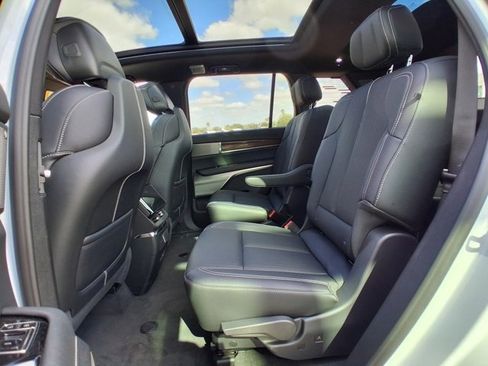 New 2026 Cadillac Vistiq Sport image 25