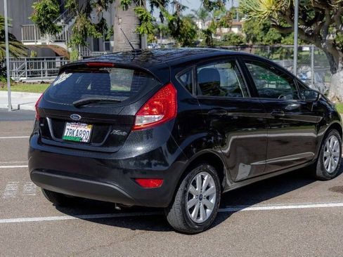 Used 2013 Ford Fiesta SE image 4