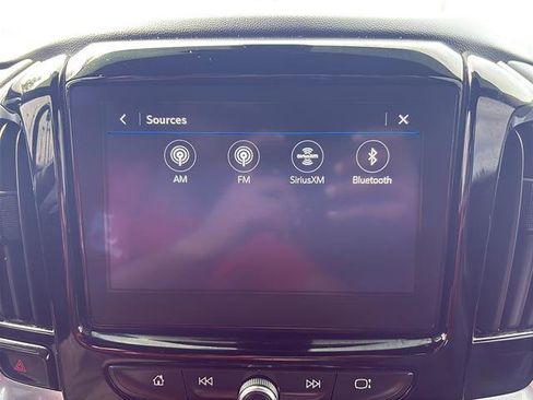 Used 2022 Chevrolet Traverse RS FWD image 25