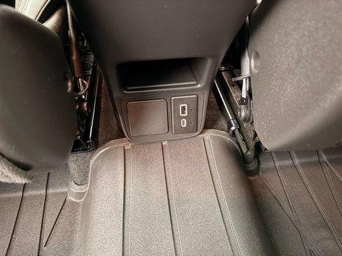 Used 2022 Buick Encore GX Select w/ Sport Touring Package AWD/4WD image 18