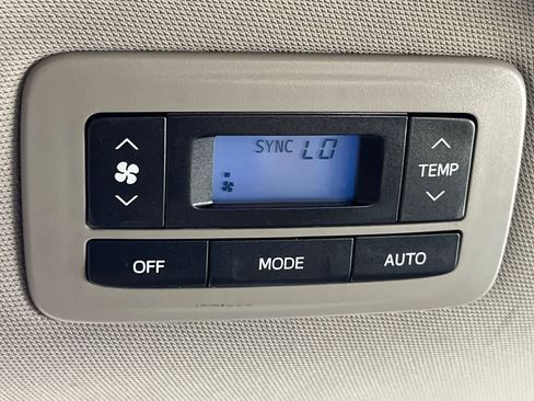 Used 2017 Toyota Sienna LE FWD image 15