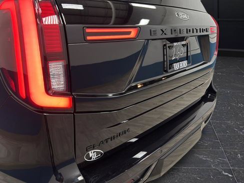 Used 2025 Ford Expedition Platinum w/ Stealth Appearance Package AWD/4WD image 46