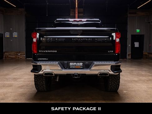 Used 2021 Chevrolet Silverado 1500 LTZ w/ Technology Package image 8