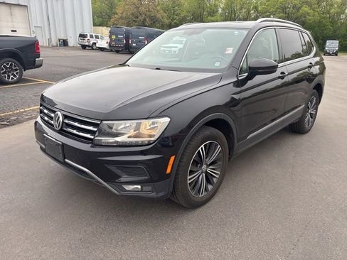 Used 2018 Volkswagen Tiguan SEL AWD/4WD image 3