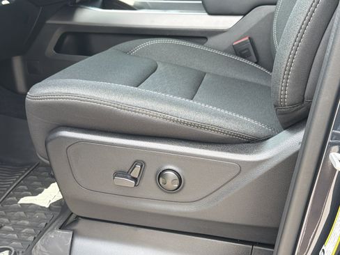 Used 2025 RAM 1500 Big Horn RWD image 15