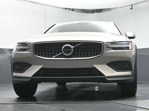 New 2026 Volvo V60 B5 Cross Country Plus w/ Protection Package Premier AWD/4WD image 36