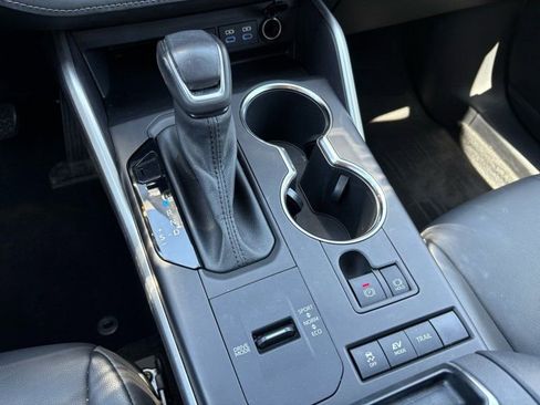 Used 2022 Toyota Highlander XLE image 22