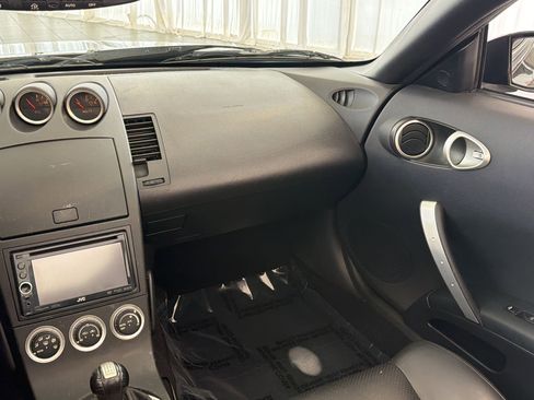Used 2005 Nissan 350Z Grand Touring RWD image 25