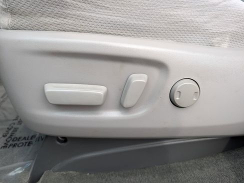 Used 2017 Toyota Sienna LE FWD image 16