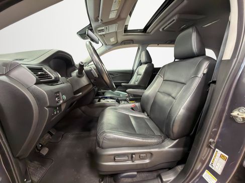 Used 2016 Honda Pilot Touring image 11