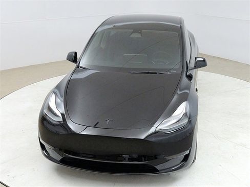 Used 2023 Tesla Model Y Performance image 14