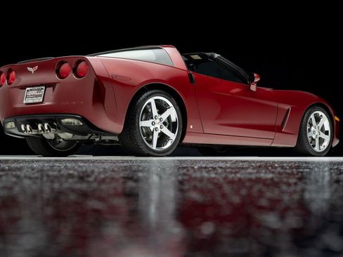 Used 2007 Chevrolet Corvette Coupe w/ Preferred Equipment Group RWD image 13