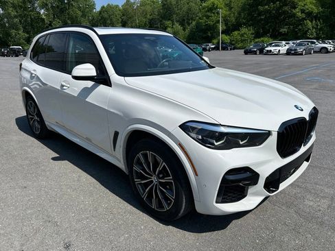 Used 2022 BMW X5 xDrive40i w/ M Sport Package AWD/4WD image 7