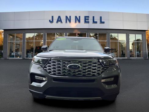 Used 2023 Ford Explorer Platinum w/ Technology Package image 2