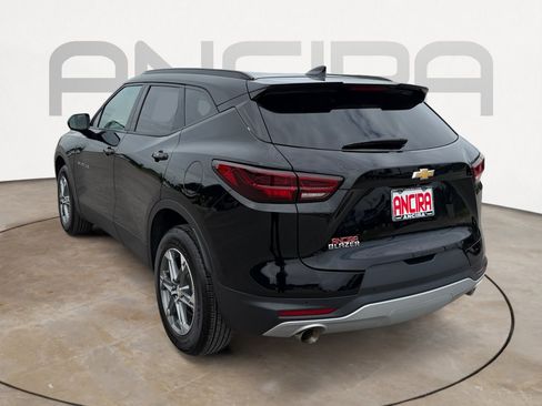 Used 2024 Chevrolet Blazer LT w/ Convenience Package FWD image 9