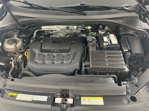 Used 2021 Volkswagen Tiguan SE image 11