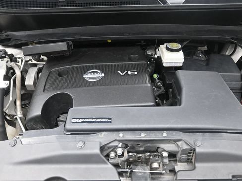 Used 2014 Nissan Pathfinder Platinum w/ Platinum Premium Package AWD/4WD image 32