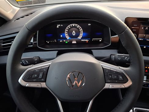 New 2026 Volkswagen Jetta SE FWD image 10