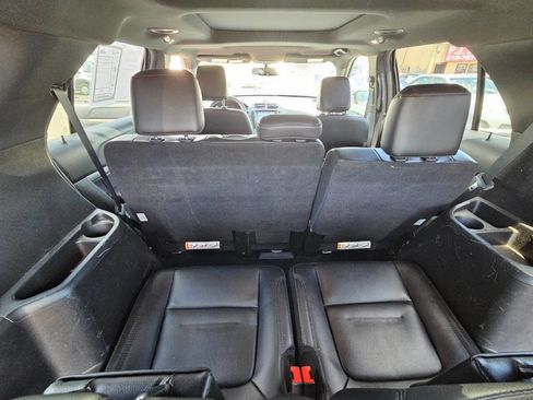 Used 2018 Ford Explorer XLT w/ Equipment Group 202A AWD/4WD image 25