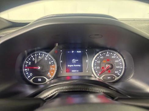 Certified 2023 Jeep Renegade Latitude AWD/4WD image 15