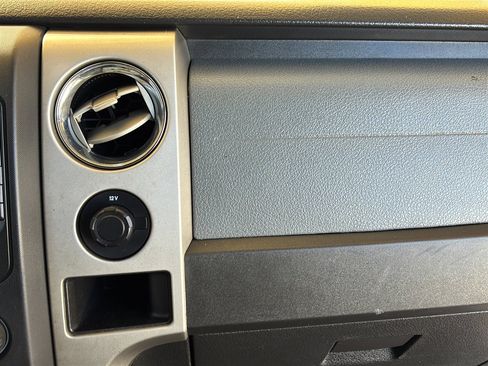 Used 2014 Ford F150 XLT w/ XLT Chrome Package image 28