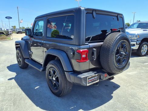 Used 2020 Jeep Wrangler Sport AWD/4WD image 2