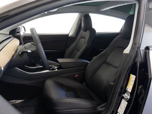 Used 2020 Tesla Model 3 Standard Range Plus RWD image 19