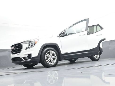 Used 2024 GMC Terrain SLE FWD image 45