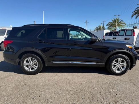 Used 2022 Ford Explorer XLT image 4