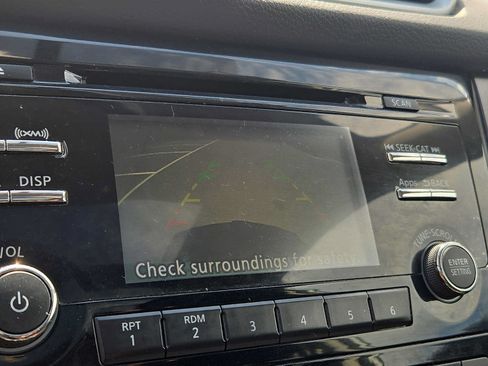 Used 2016 Nissan Rogue SV w/ SV Moonroof Package AWD/4WD image 18