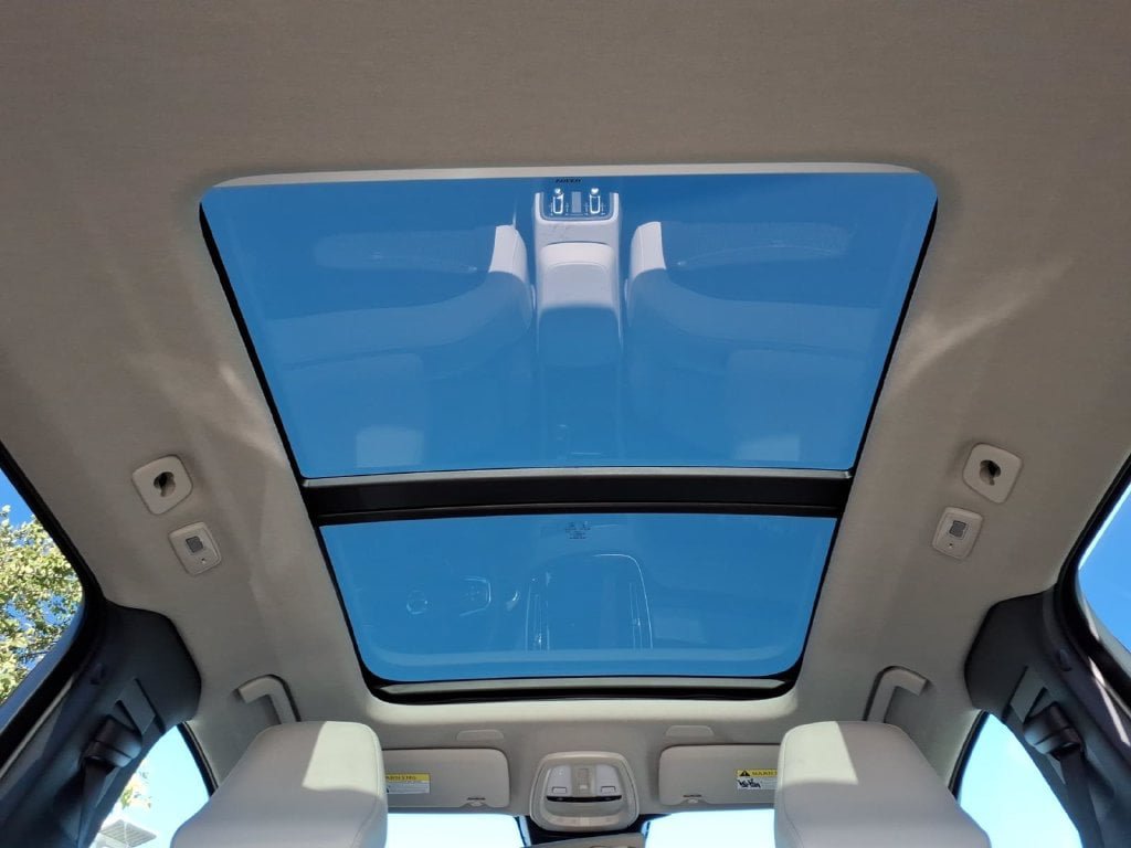 Certified 2024 Volvo XC40 B5 Plus AWD/4WD image 22