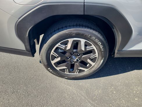 Certified 2025 Subaru Forester Premium AWD/4WD image 7