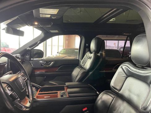 Used 2020 Lincoln Navigator Reserve image 17