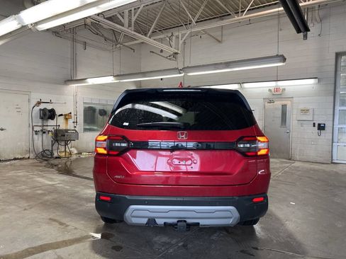 Used 2024 Honda Pilot EX-L image 6