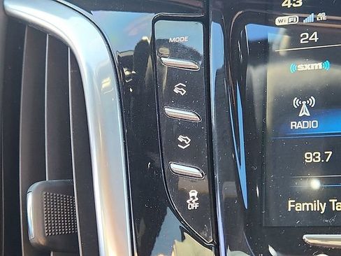 Used 2020 Cadillac Escalade Platinum w/ Escalade Sport Edition image 34