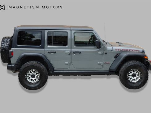 Used 2022 Jeep Wrangler Unlimited Rubicon AWD/4WD image 3