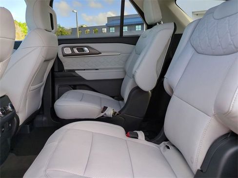 Used 2026 Ford Explorer Platinum w/ LUX Leather Package image 14