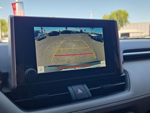 Used 2024 Toyota RAV4 XLE AWD/4WD image 21