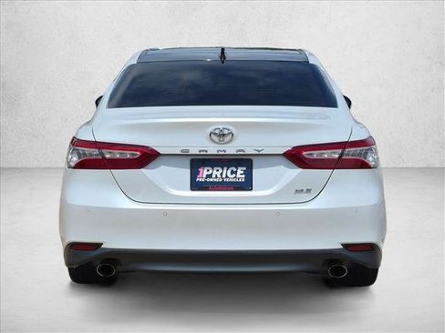 Used 2018 Toyota Camry XLE w/ Driver Assist Package FWD image 4